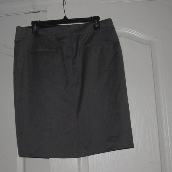 NWT J. CREW Gray Lined Wool Mini Skirt Size 12 - Picture 2 of 3